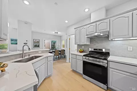 Kitchen - 2042 Rummel Ct, Vacaville, CA 95688 photo 4 of 5