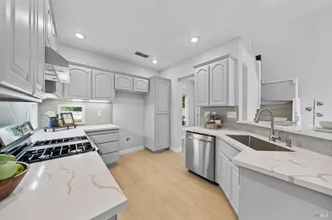 Kitchen - 2042 Rummel Ct, Vacaville, CA 95688 photo 2 of 5