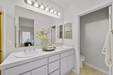 Bath - 2042 Rummel Ct, Vacaville, CA 95688 photo 2 of 3