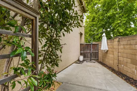 Exterior - 2042 Rummel Ct, Vacaville, CA 95688 photo 4 of 7