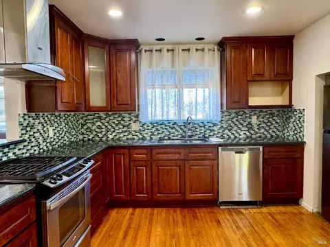 Kitchen - 3739 Parrett Ave, Napa, CA 94558 photo 2 of 4