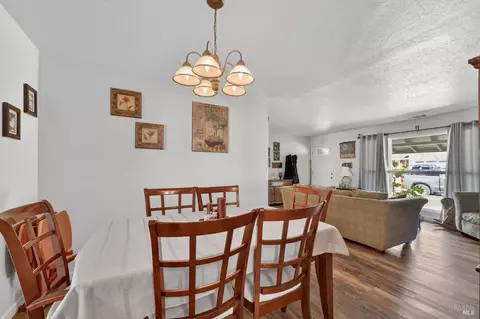 Dining - 127 Jackson Way, Vallejo, CA 94591 photo 3 of 4