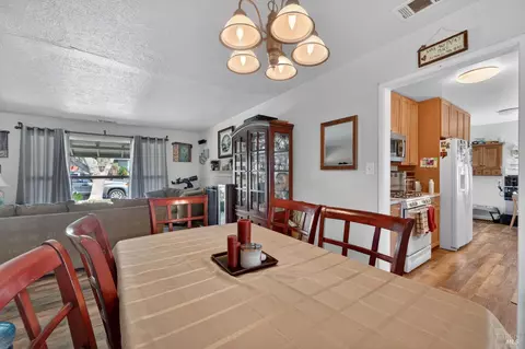 Dining - 127 Jackson Way, Vallejo, CA 94591 photo 4 of 4