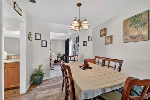 Dining - 127 Jackson Way, Vallejo, CA 94591 photo 2 of 4