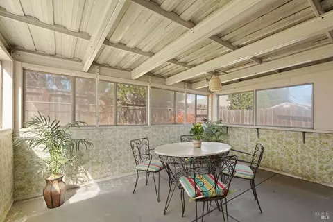 Exterior - 724 E Atlantic Ave, Fairfield, CA 94533 photo 6 of 14