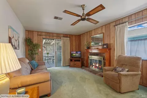 Living - 724 E Atlantic Ave, Fairfield, CA 94533 photo 4 of 7