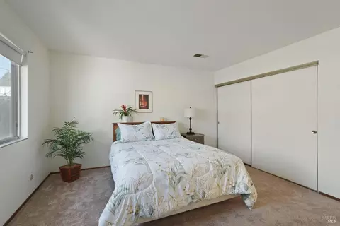 Bedroom - 724 E Atlantic Ave, Fairfield, CA 94533 photo 2 of 7