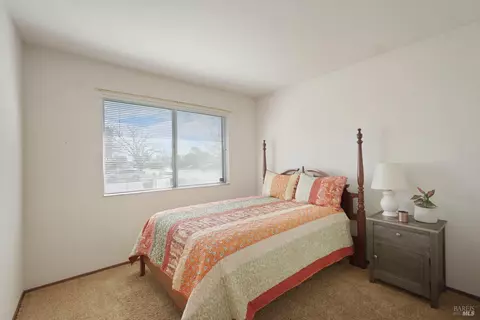 Bedroom - 724 E Atlantic Ave, Fairfield, CA 94533 photo 5 of 7