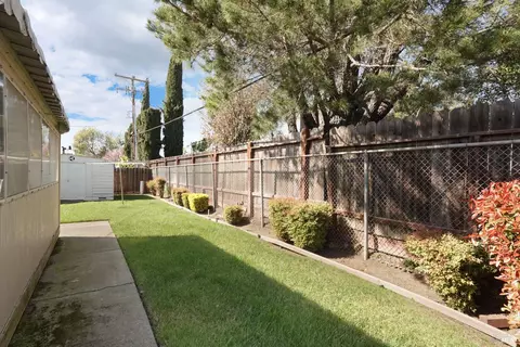 Exterior - 724 E Atlantic Ave, Fairfield, CA 94533 photo 12 of 14