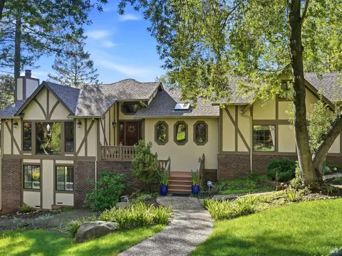 3460 Happy Valley Ave, Santa Rosa, CA 95404