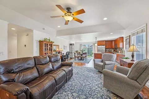 719 Hackberry Ct, Windsor, CA 95492 photo 5