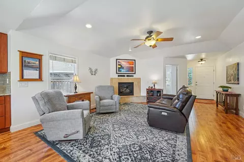 719 Hackberry Ct, Windsor, CA 95492 photo 3
