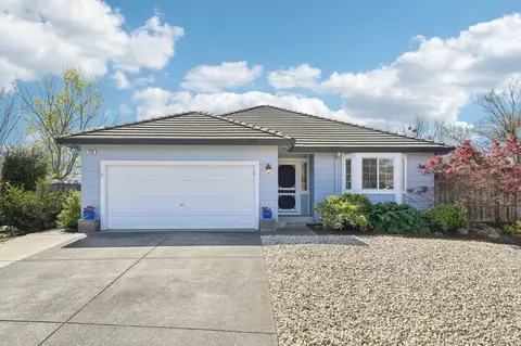 719 Hackberry Ct, Windsor, CA 95492
