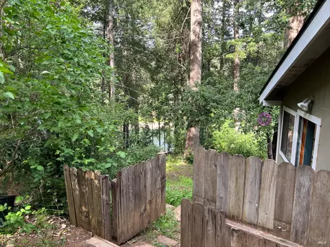 Exterior - 4000 Ridgewood Rd, Willits, CA 95490 photo 4 of 8