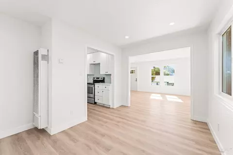 Living - 208 Del Mar Ave, Vallejo, CA 94589 photo 6 of 6