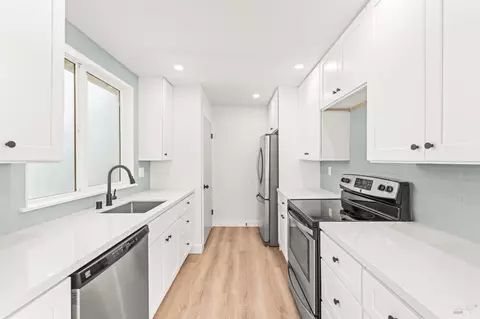 Kitchen - 208 Del Mar Ave, Vallejo, CA 94589 photo 1 of 3