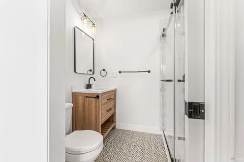 Bath - 208 Del Mar Ave, Vallejo, CA 94589 photo 1 of 5
