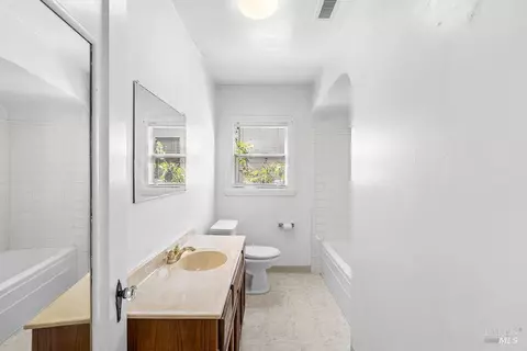 Bath - 1434 Beach St, Vallejo, CA 94590 photo 1 of 3