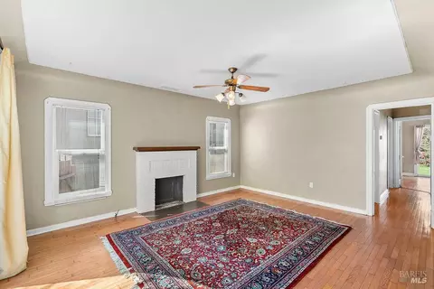Living - 1434 Beach St, Vallejo, CA 94590 photo 1 of 3