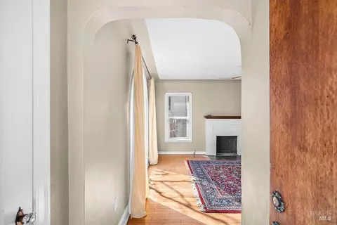 Entry Way - 1434 Beach St, Vallejo, CA 94590 photo 1 of 4