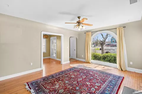 Living - 1434 Beach St, Vallejo, CA 94590 photo 2 of 3