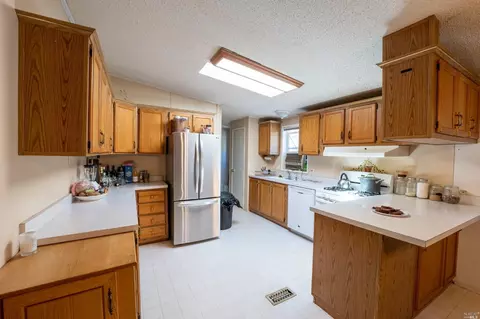 Kitchen - 6750 Highway 20, Ukiah, CA 95482 photo 1 of 3