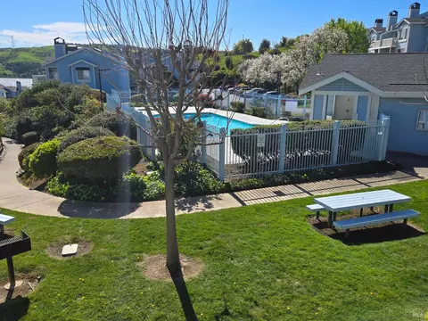 Exterior - 511 Timbercove St #8, Vallejo, CA 94591 photo 5 of 9