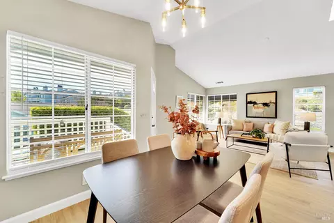 Dining - 511 Timbercove St #8, Vallejo, CA 94591 photo 3 of 3