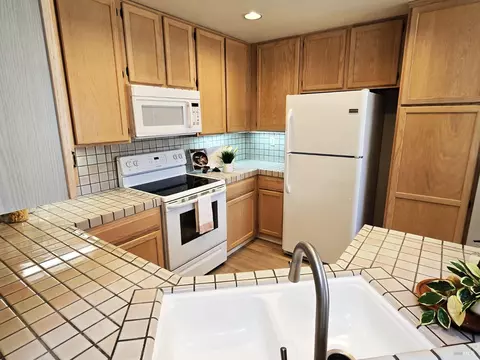 Kitchen - 511 Timbercove St #8, Vallejo, CA 94591 photo 3 of 3