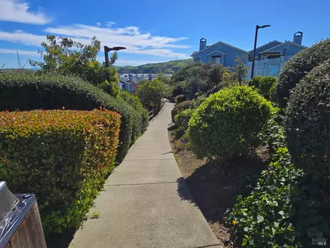 Exterior - 511 Timbercove St #8, Vallejo, CA 94591 photo 6 of 9