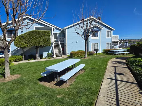 Exterior - 511 Timbercove St #8, Vallejo, CA 94591 photo 4 of 9
