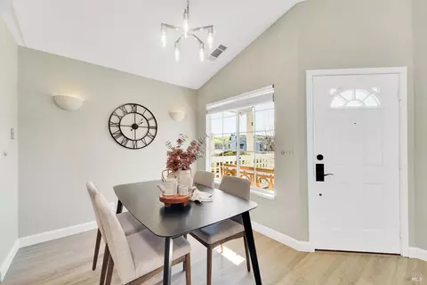 Entry Way - 511 Timbercove St #8, Vallejo, CA 94591 photo 1 of 2