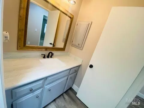 Bath - 1315 Pinewood Ct, Dixon, CA 95620 photo 4 of 4