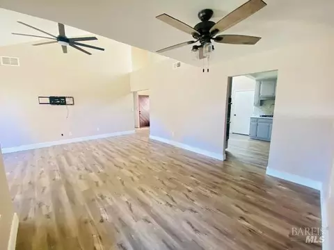 Living - 1315 Pinewood Ct, Dixon, CA 95620 photo 2 of 3