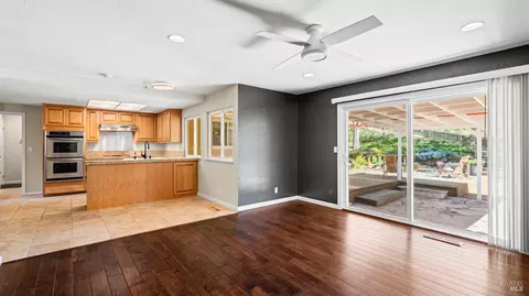 114 Newcastle Dr, Vallejo, CA 94591 photo 3