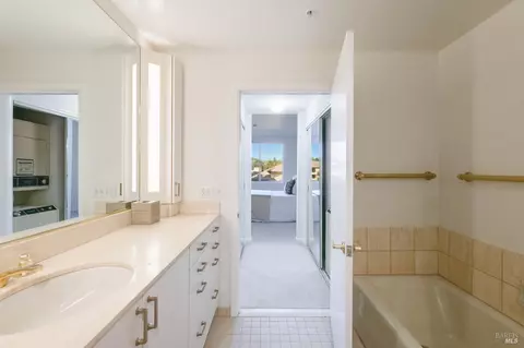 Bath - 400 Deer Valley Rd #3D, San Rafael, CA 94903 photo 2 of 3