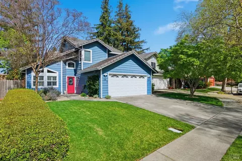 Exterior - 28 Winestone Ct, Napa, CA 94558 photo 3 of 7