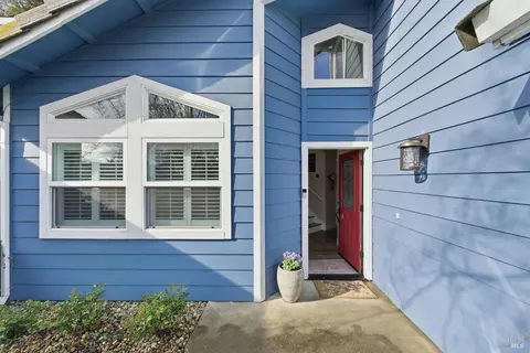 Exterior - 28 Winestone Ct, Napa, CA 94558 photo 6 of 7