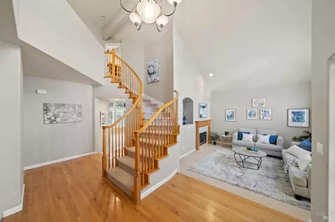 Entry Way - 4706 Devonshire Pl, Santa Rosa, CA 95405 photo 3 of 9