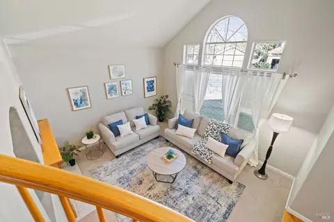 Living - 4706 Devonshire Pl, Santa Rosa, CA 95405 photo 3 of 7