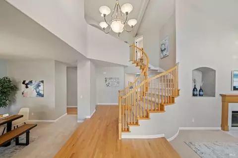 Entry Way - 4706 Devonshire Pl, Santa Rosa, CA 95405 photo 2 of 9