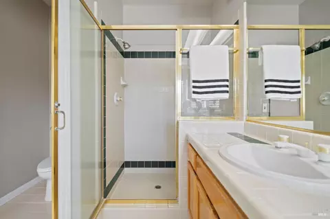 Bath - 4706 Devonshire Pl, Santa Rosa, CA 95405 photo 3 of 7