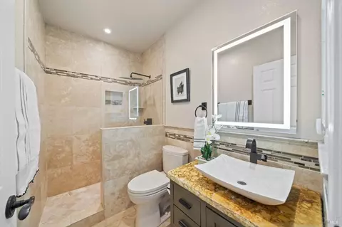 Bath - 4706 Devonshire Pl, Santa Rosa, CA 95405 photo 1 of 7