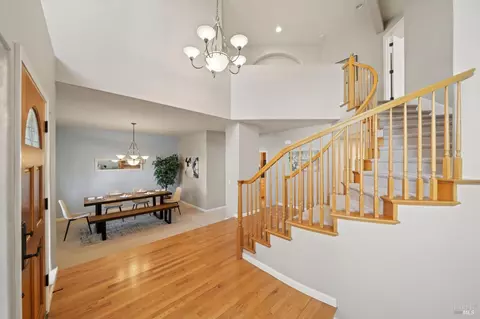 Entry Way - 4706 Devonshire Pl, Santa Rosa, CA 95405 photo 4 of 9