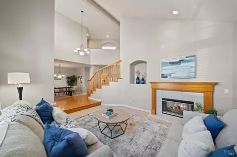 Living - 4706 Devonshire Pl, Santa Rosa, CA 95405 photo 2 of 7