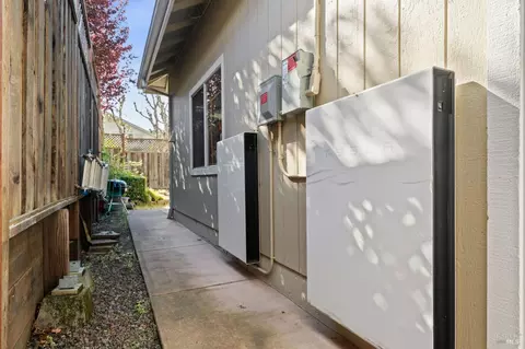 Exterior - 4706 Devonshire Pl, Santa Rosa, CA 95405 photo 10 of 15
