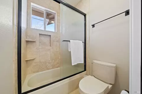 Bath - 4706 Devonshire Pl, Santa Rosa, CA 95405 photo 6 of 7