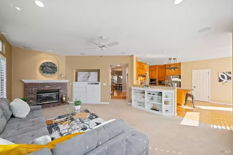 Living - 4706 Devonshire Pl, Santa Rosa, CA 95405 photo 5 of 7
