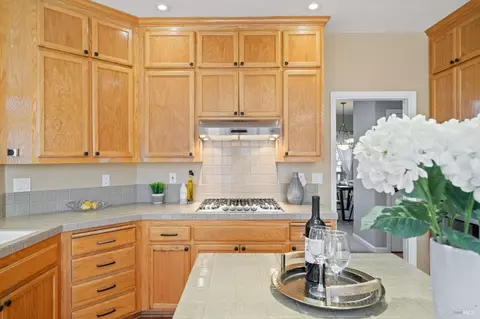 Kitchen - 4706 Devonshire Pl, Santa Rosa, CA 95405 photo 5 of 6