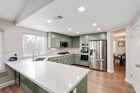 Kitchen - 1315 Jacobs Pl, Dixon, CA 95620 photo 3 of 6